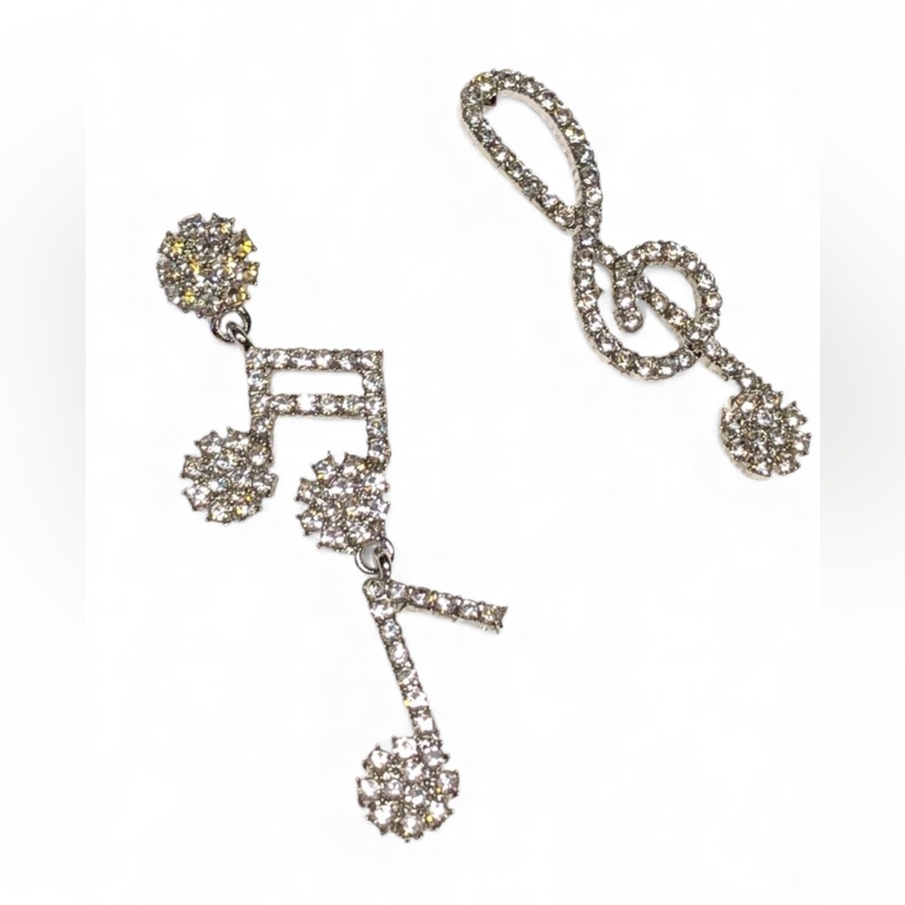 🎶Cute mismatched rhinestone MUSIC earrings in silver stamped 925, pretty